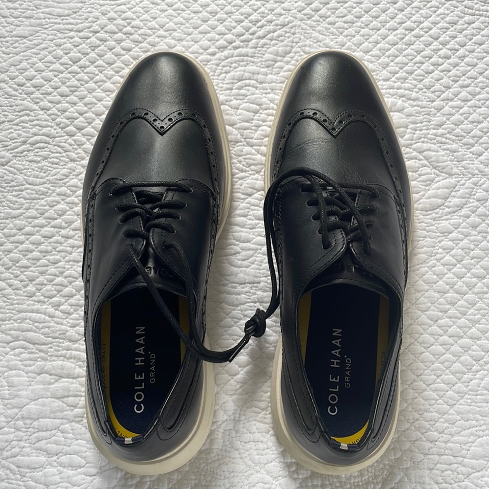 COLE HAAN ORIGINALGRAND WINGTIP OXFORD. Men’s shoes, size 11.5.